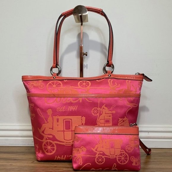 🧡Coach Fabric Tote & Matching Wristlet🧡 - Picture 2 of 8